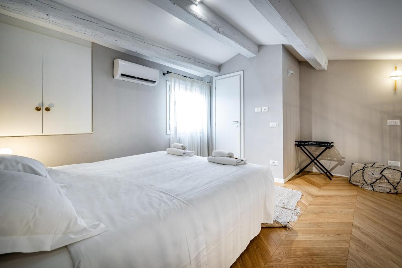 Hs4U Ricasoli Luxury Apartment Near Duomo N. 3 Florence Buitenkant foto