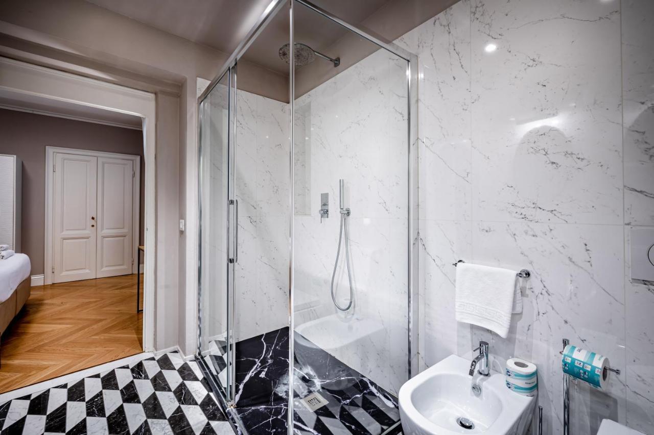 Hs4U Ricasoli Luxury Apartment Near Duomo N. 3 Florence Buitenkant foto