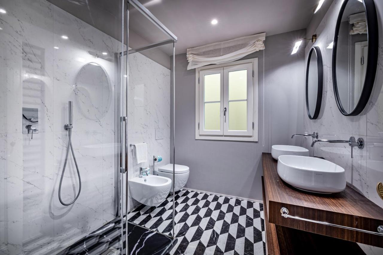 Hs4U Ricasoli Luxury Apartment Near Duomo N. 3 Florence Buitenkant foto