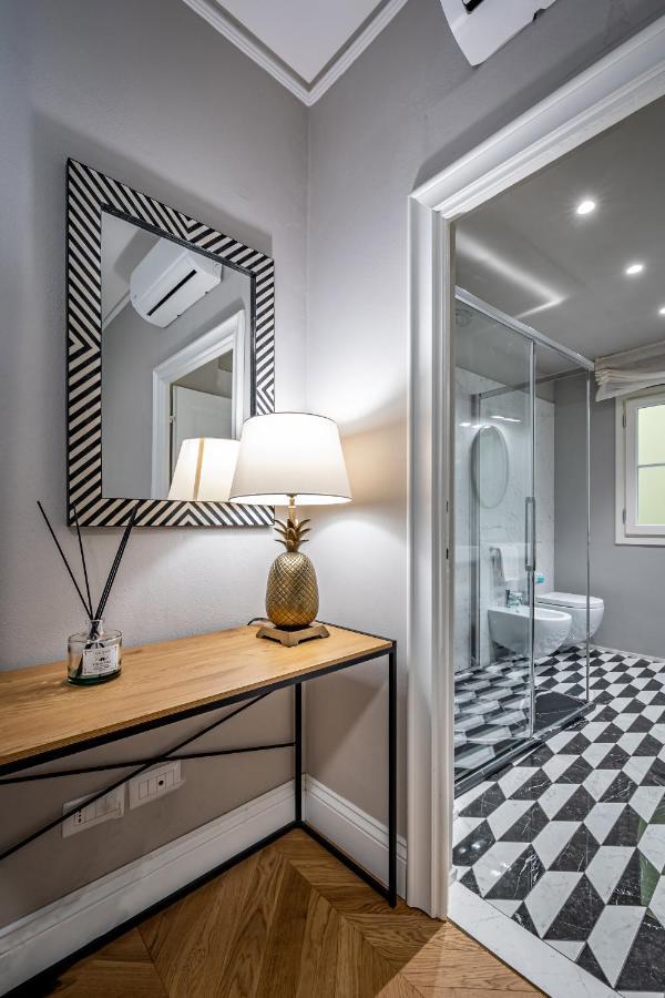 Hs4U Ricasoli Luxury Apartment Near Duomo N. 3 Florence Buitenkant foto