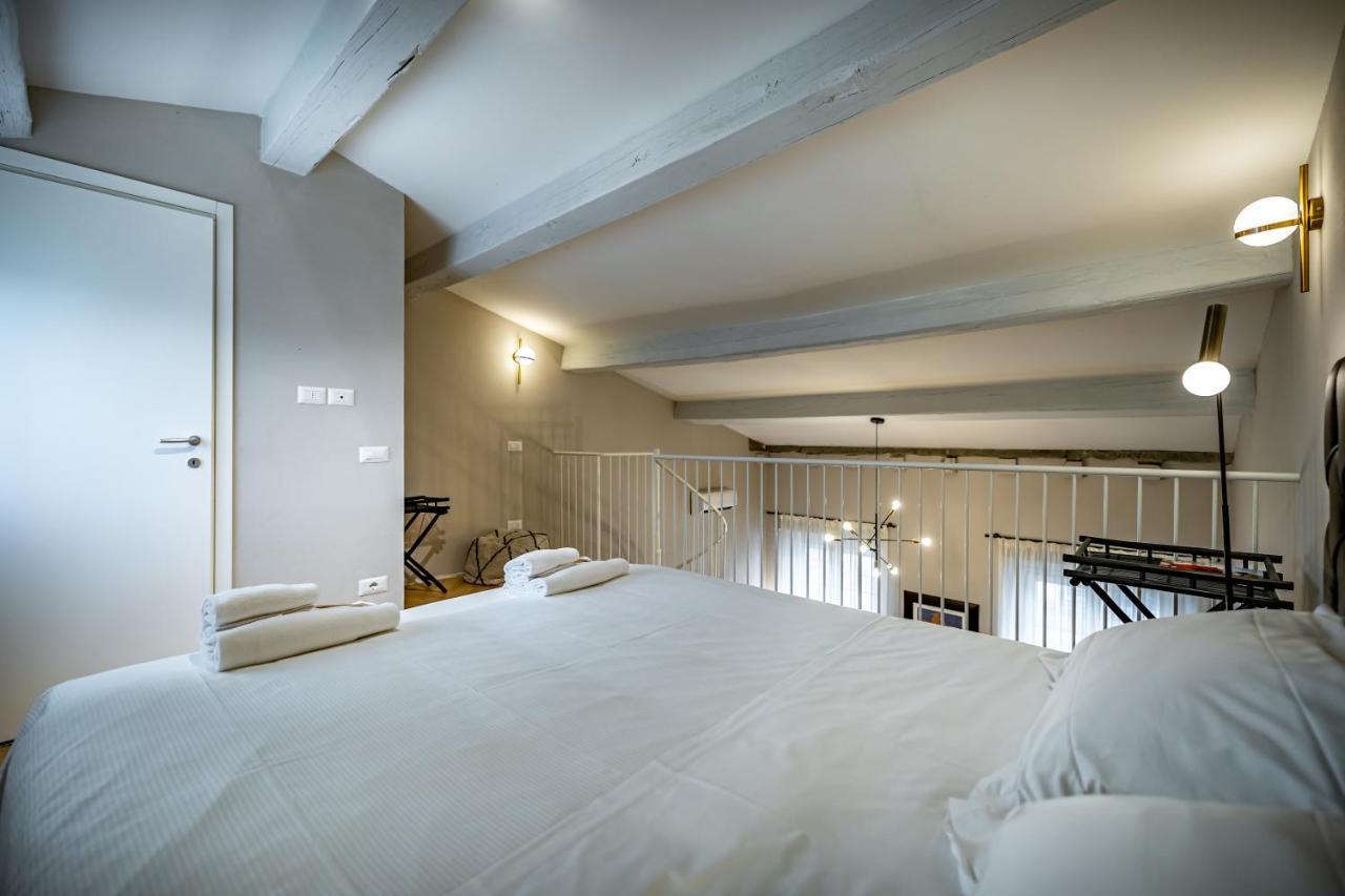 Hs4U Ricasoli Luxury Apartment Near Duomo N. 3 Florence Buitenkant foto