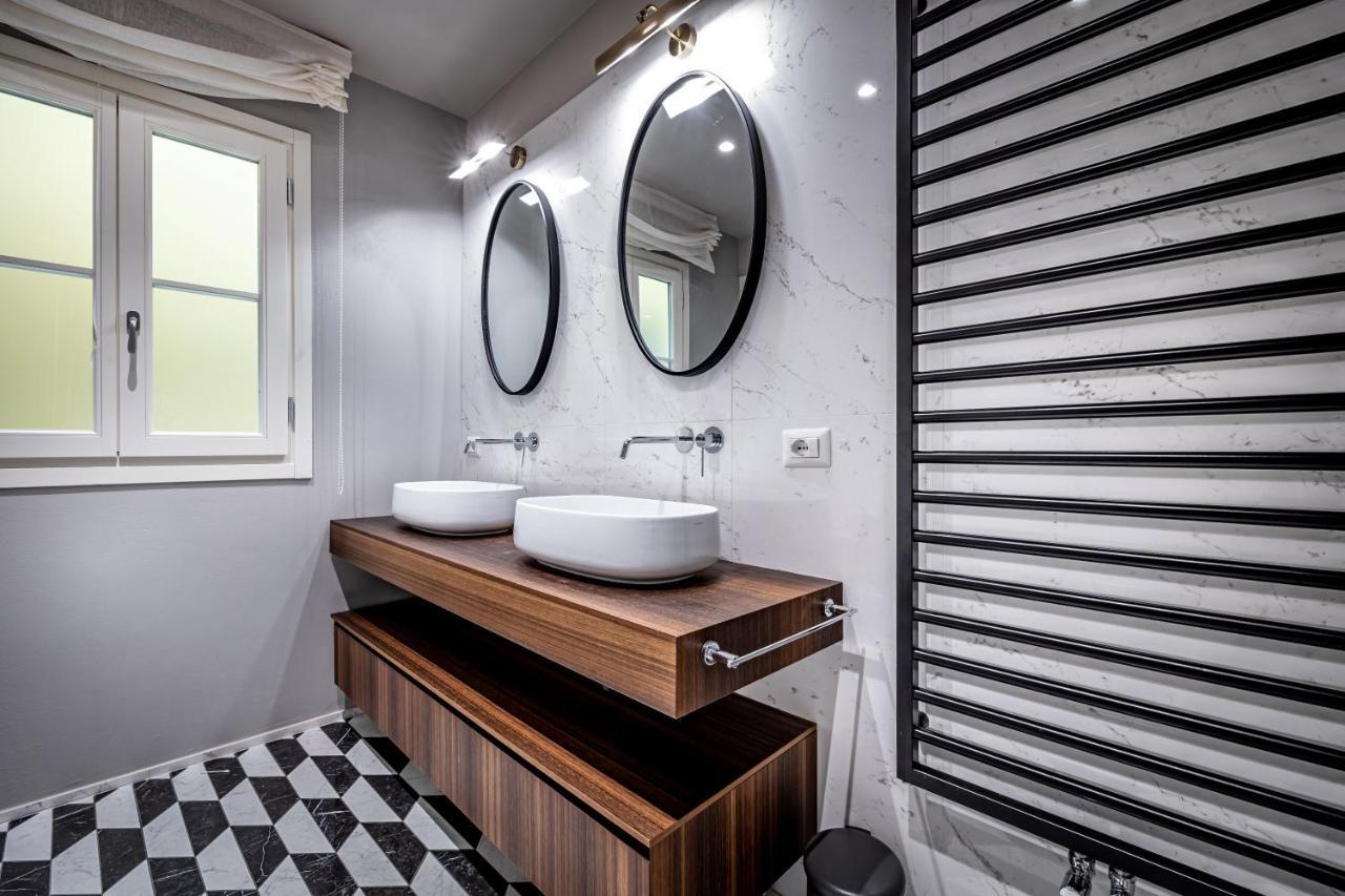 Hs4U Ricasoli Luxury Apartment Near Duomo N. 3 Florence Buitenkant foto